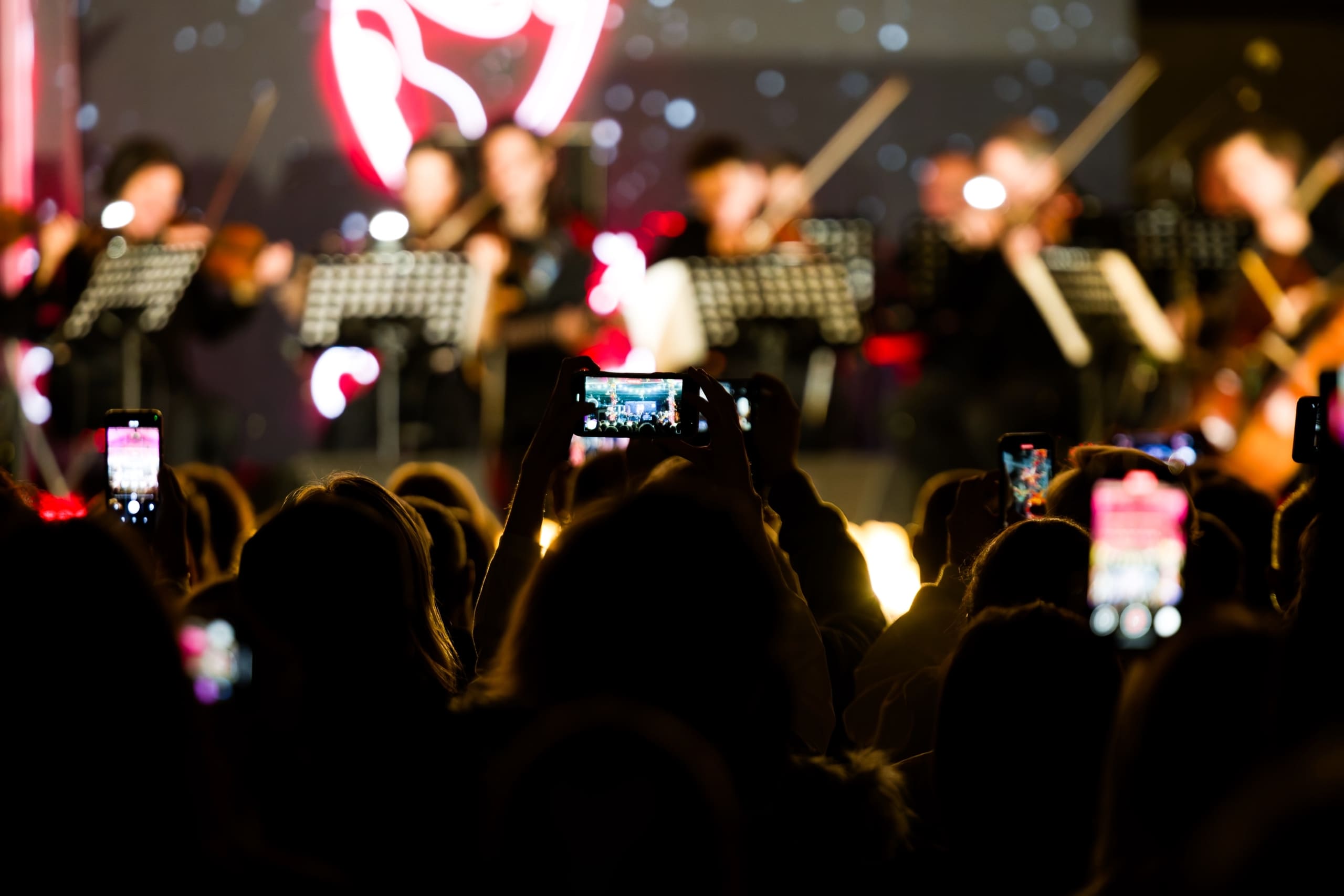Рождественский концерт «Легенды русского рока на виолончелях» при свечах – афиша