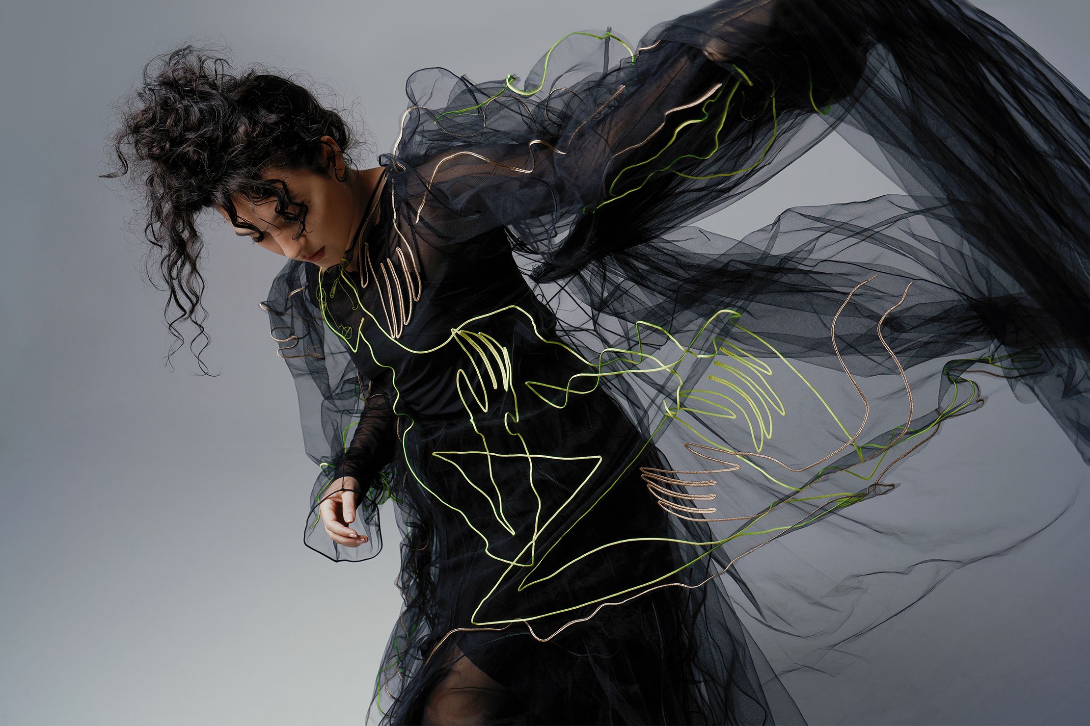 Лесбиянки бір-бірін үлкен клитормен трахает