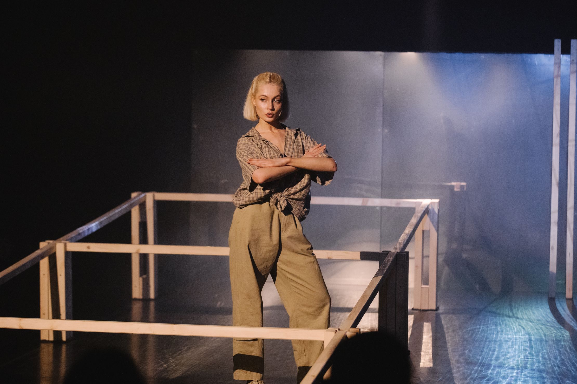 Плотник – афиша