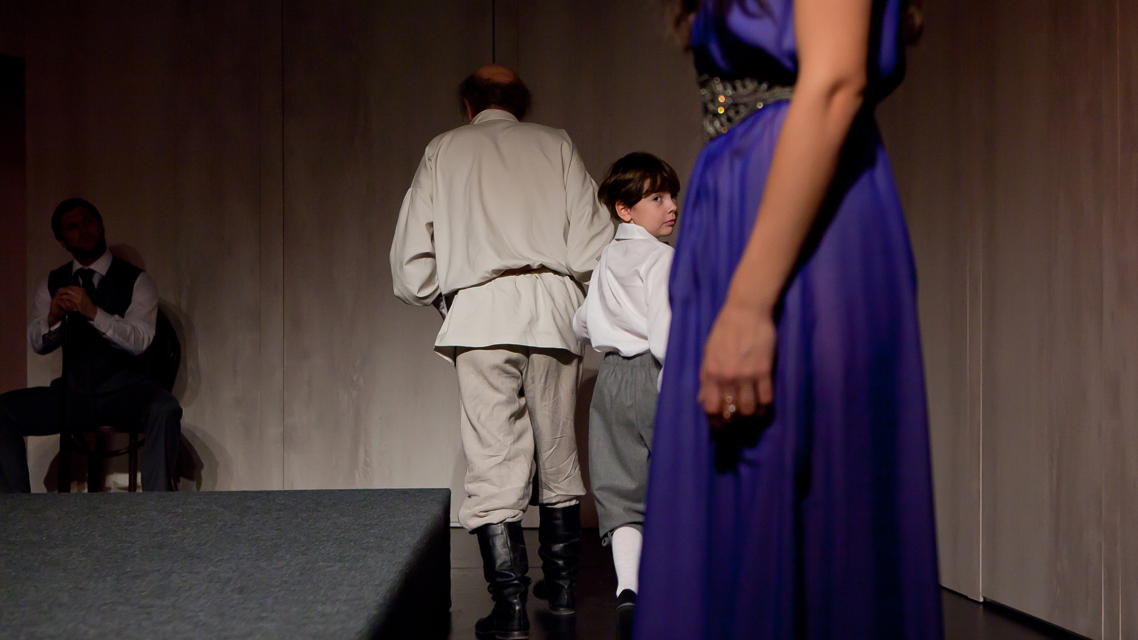 Анна – афиша