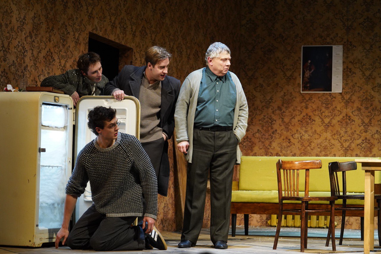 Старший сын – афиша