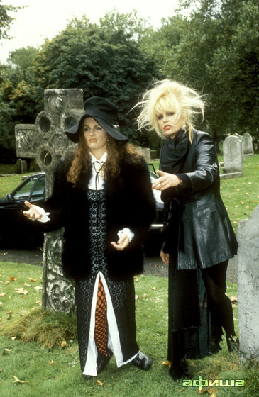 Джоанна Ламли – фото