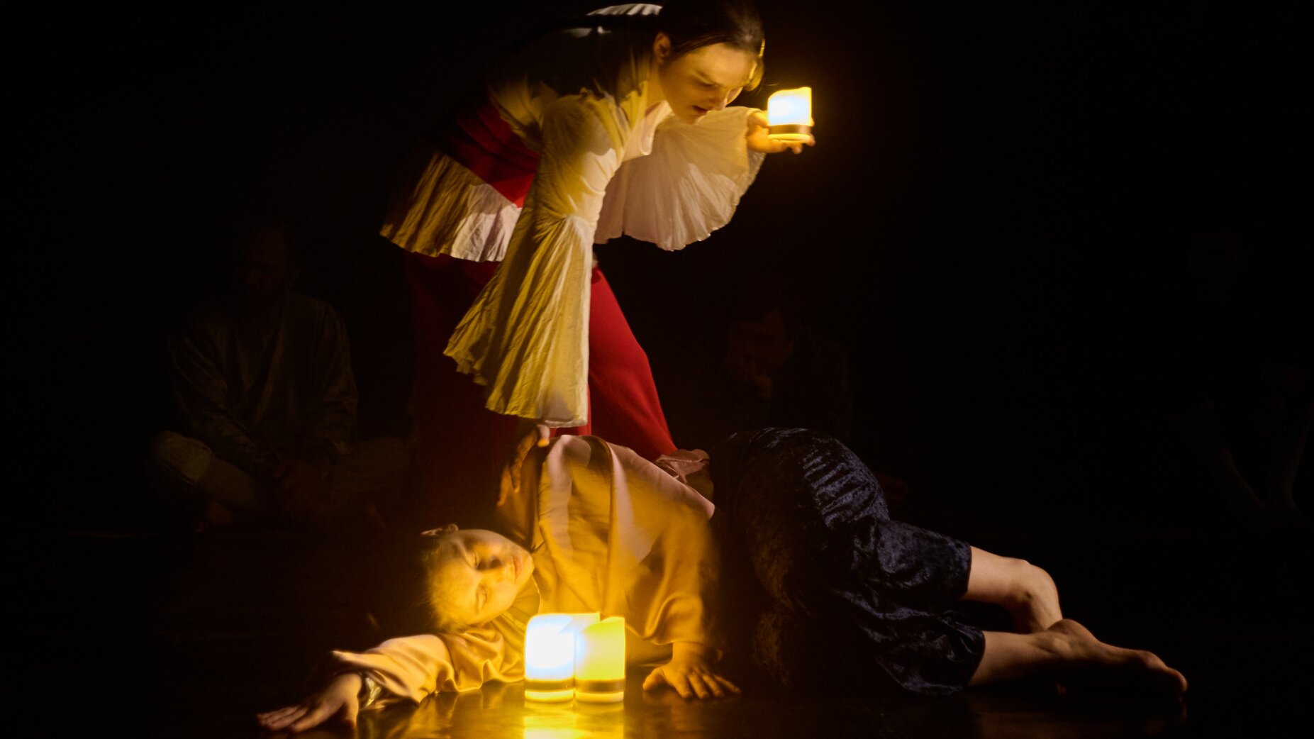 Игра в жемчуг – афиша