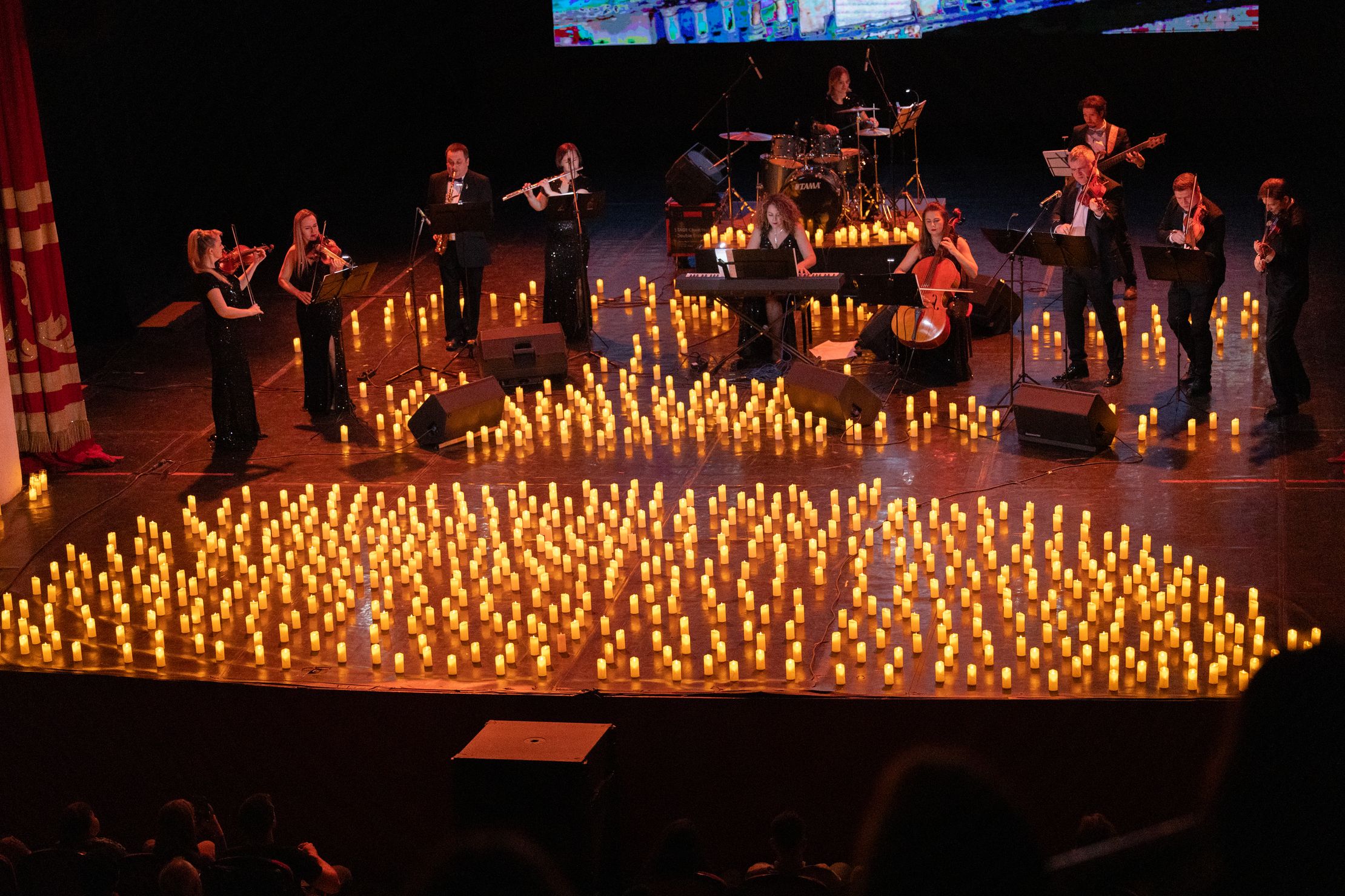 Концерт при свечах. Великие саундтреки от Людовика Эйнауди до Marvel и другие – афиша