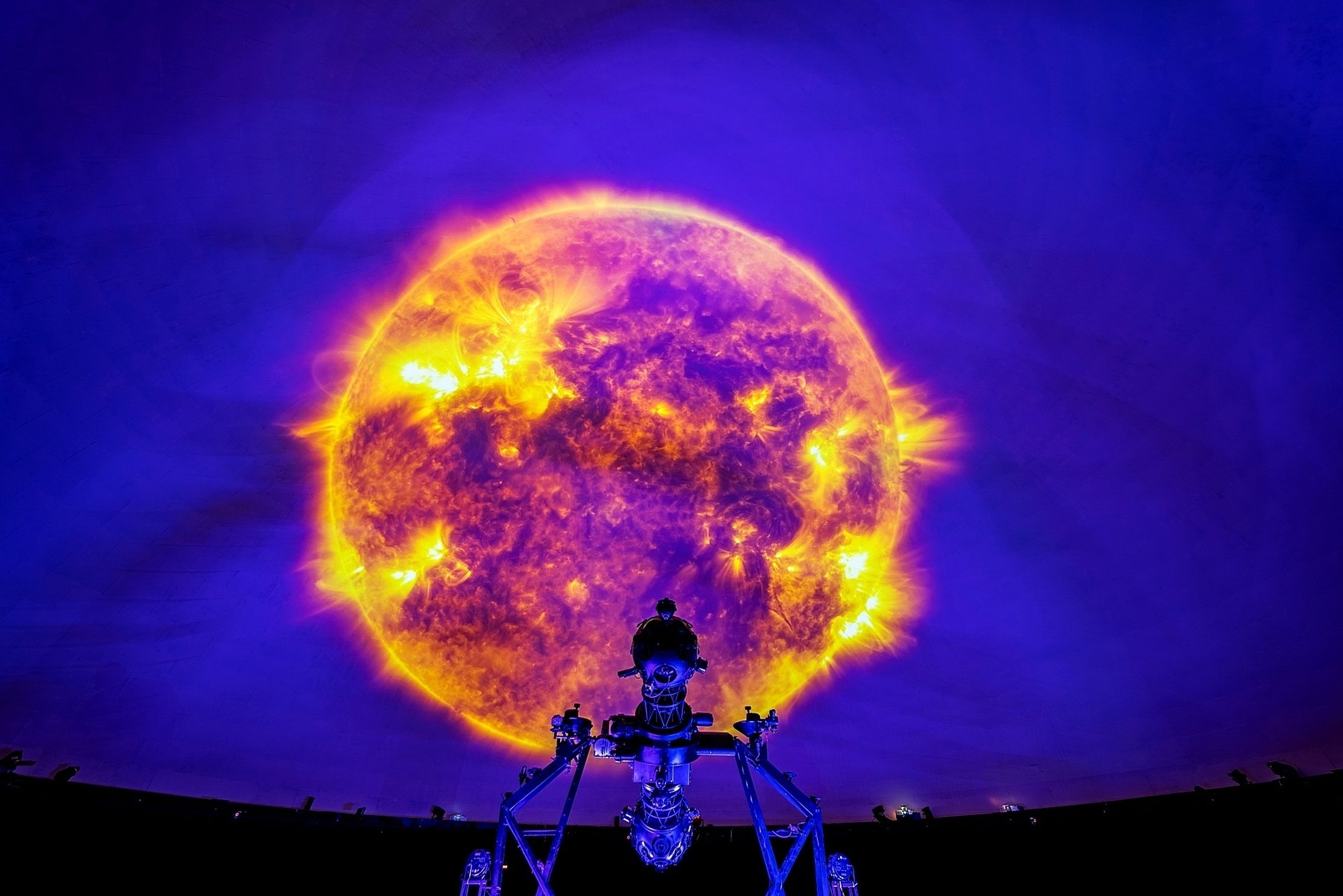 Концерт под звездами «Рок-хиты на виолончелях» – афиша