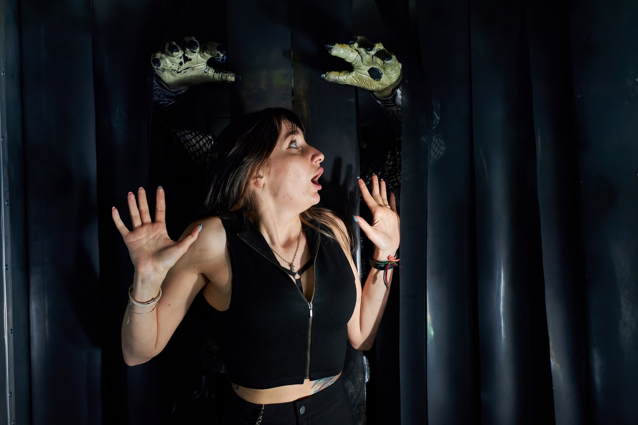 Перформанс с актером «Хищник» – афиша