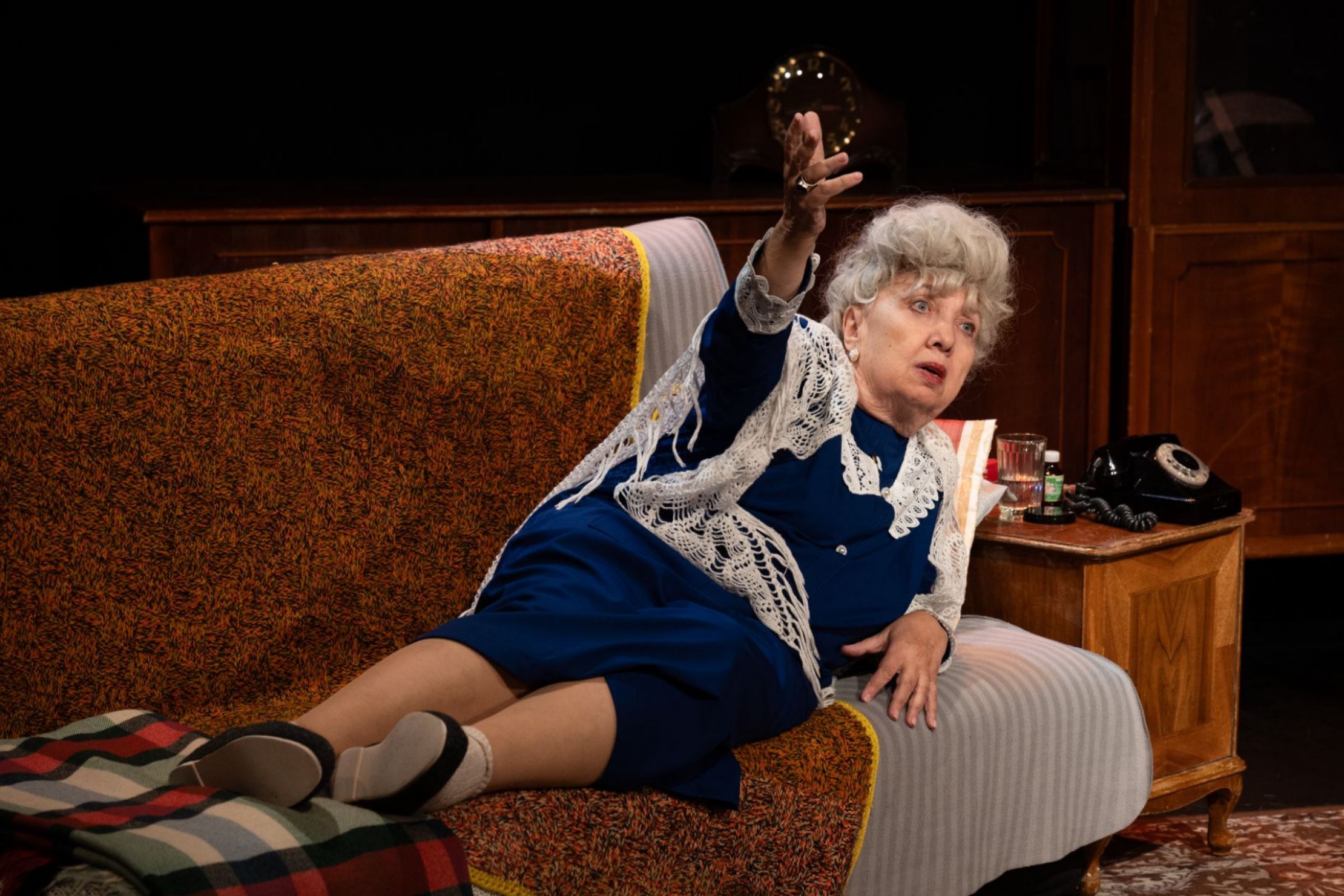 Насмешница Фаина – афиша