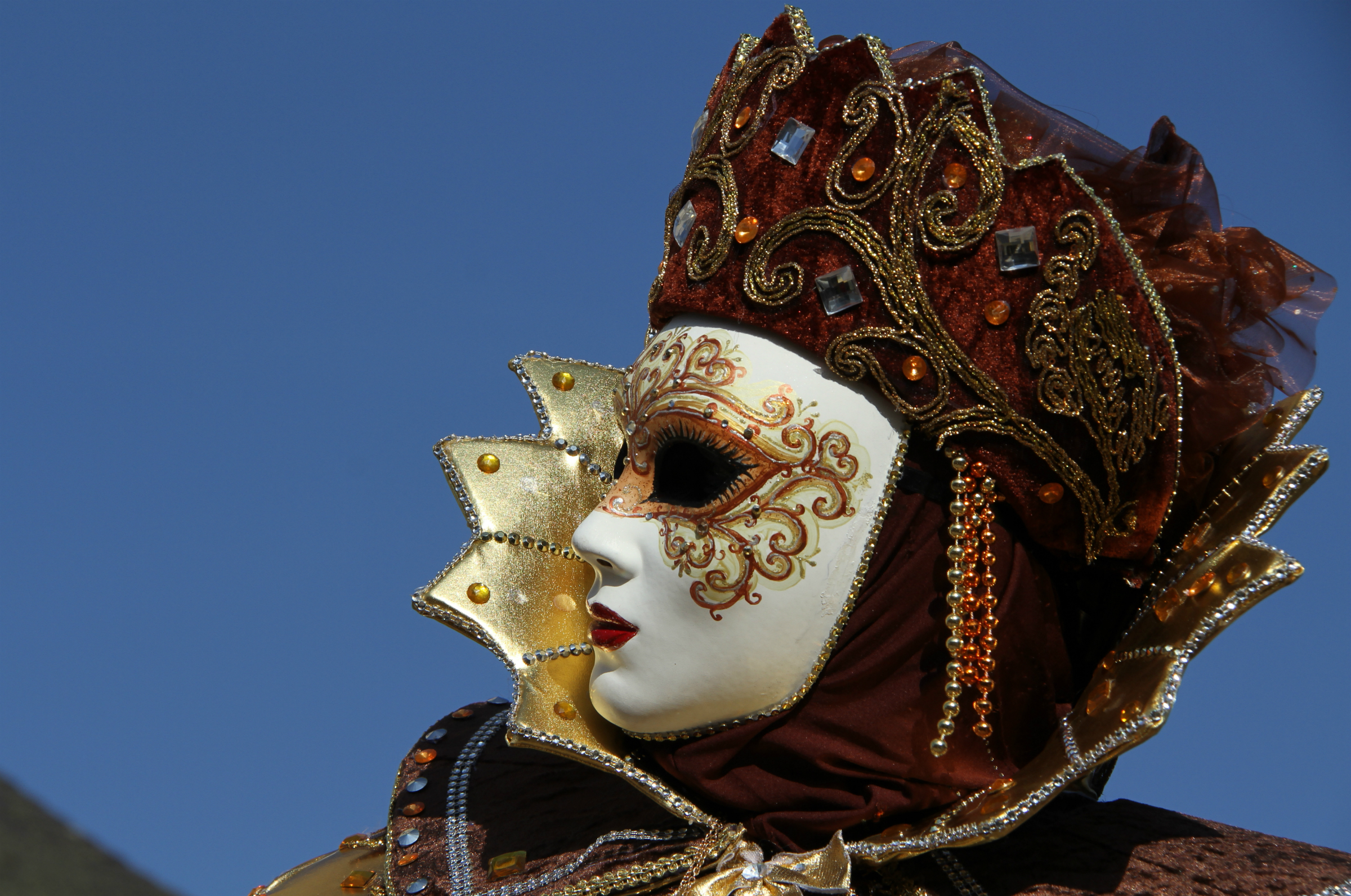 Самая красивая маска. Маска венецианская. Венецианские маскарадные маски. Маски венецианские карнавальные. Венецианские театральные маски.