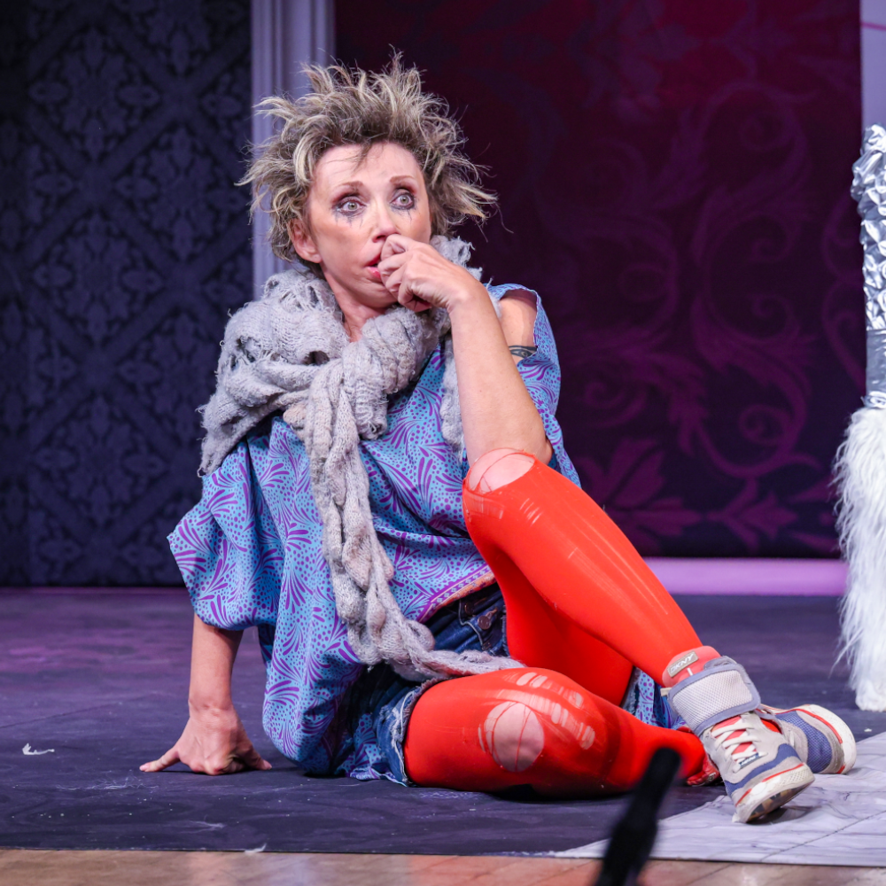 Мужчина с доставкой на дом – афиша