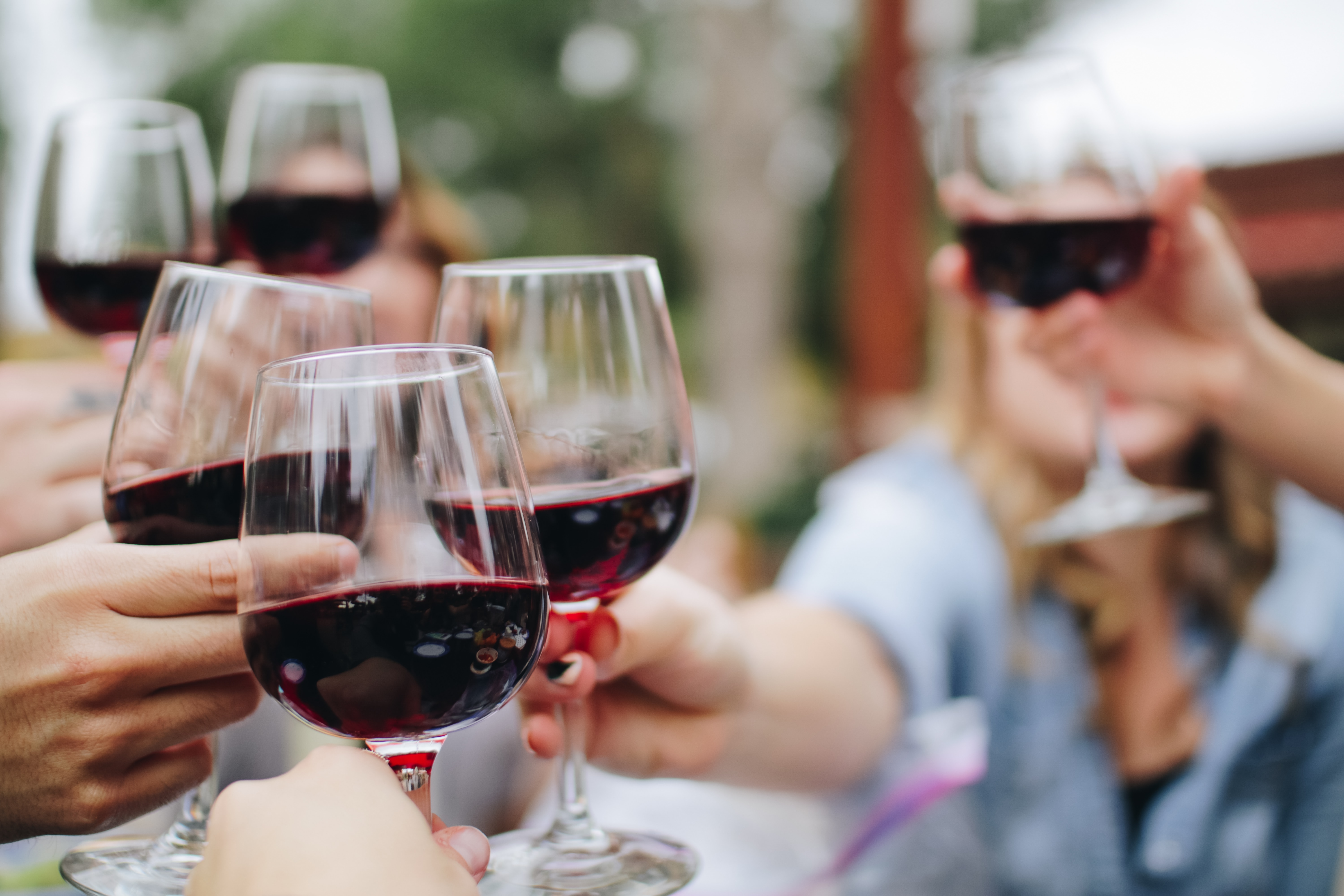 75 Most Creative Wine Labels - MaverickLabel.com Blog Etiquette vin, Creatif