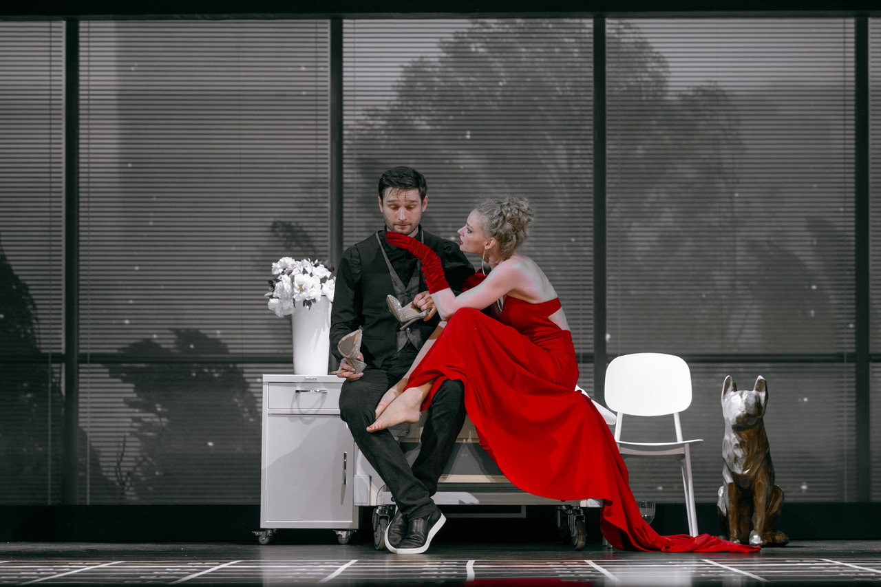 Зал ожидания – афиша