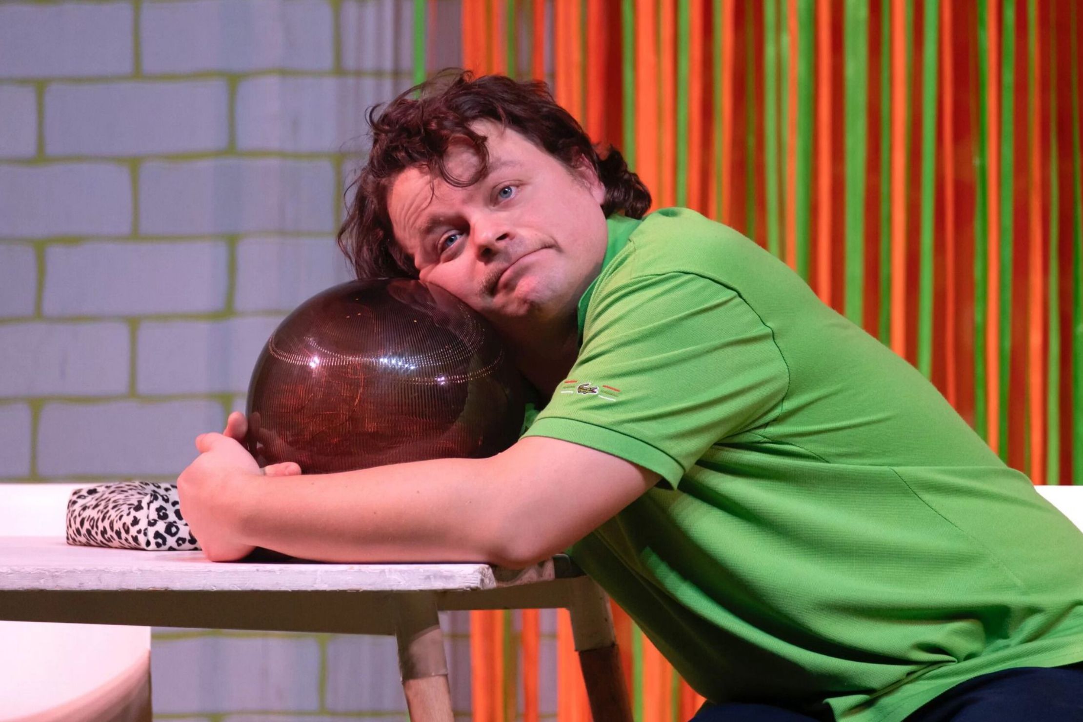 Два мужа по цене одного – афиша