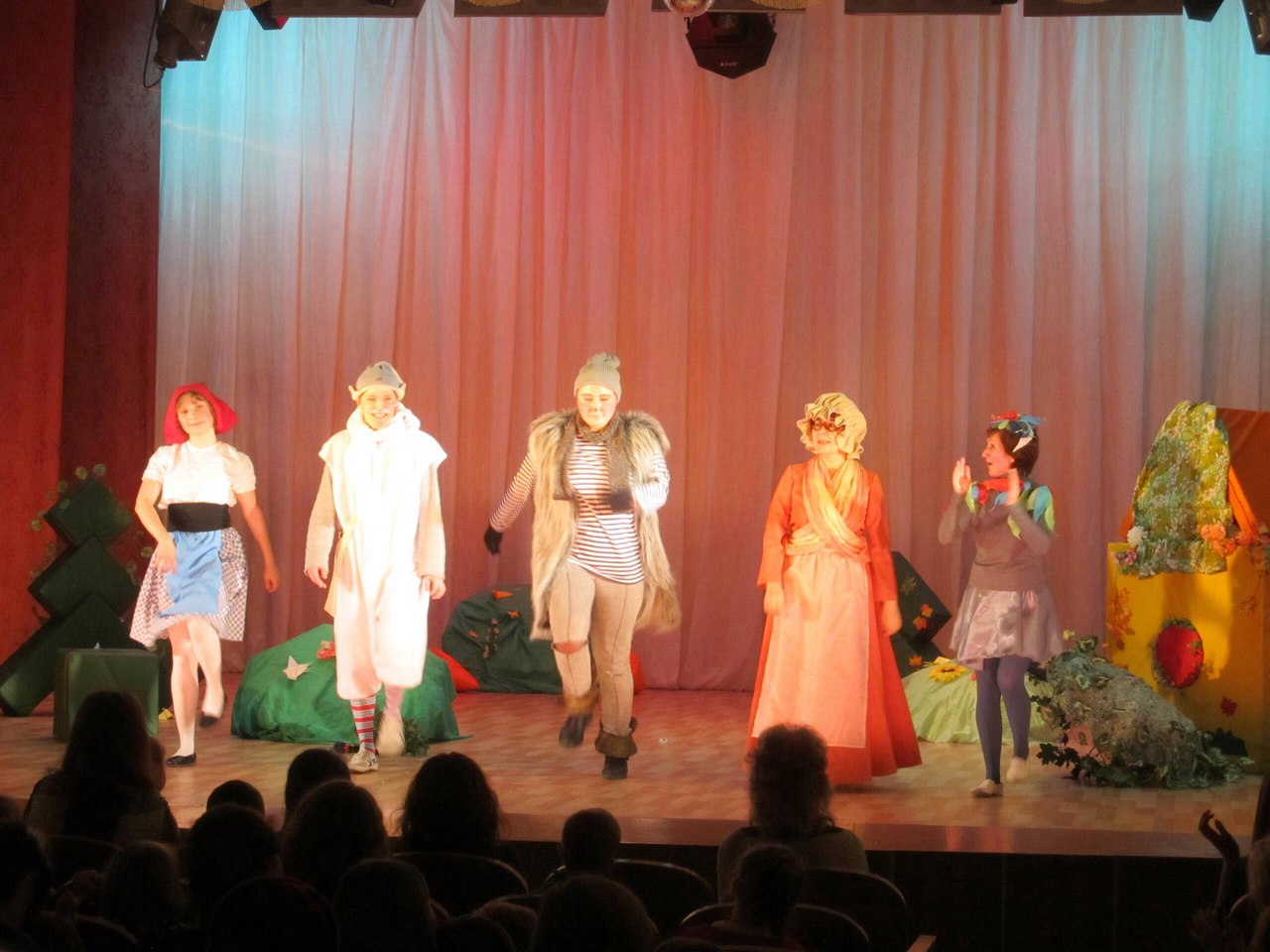 Старая сказка на новый лад. Красная Шапочка – афиша