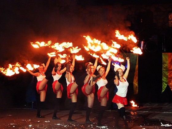 III Фестиваль уличных театров «Вселенский карнавал огня» – афиша